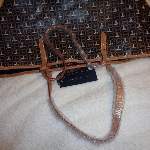 TOMMY Hilfiger Large Shopper Bag NWT - Picture 7 of 10